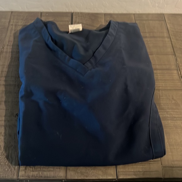 Navy blue scrubs by Dickies top 2x bottoms L - Picture 4 of 5